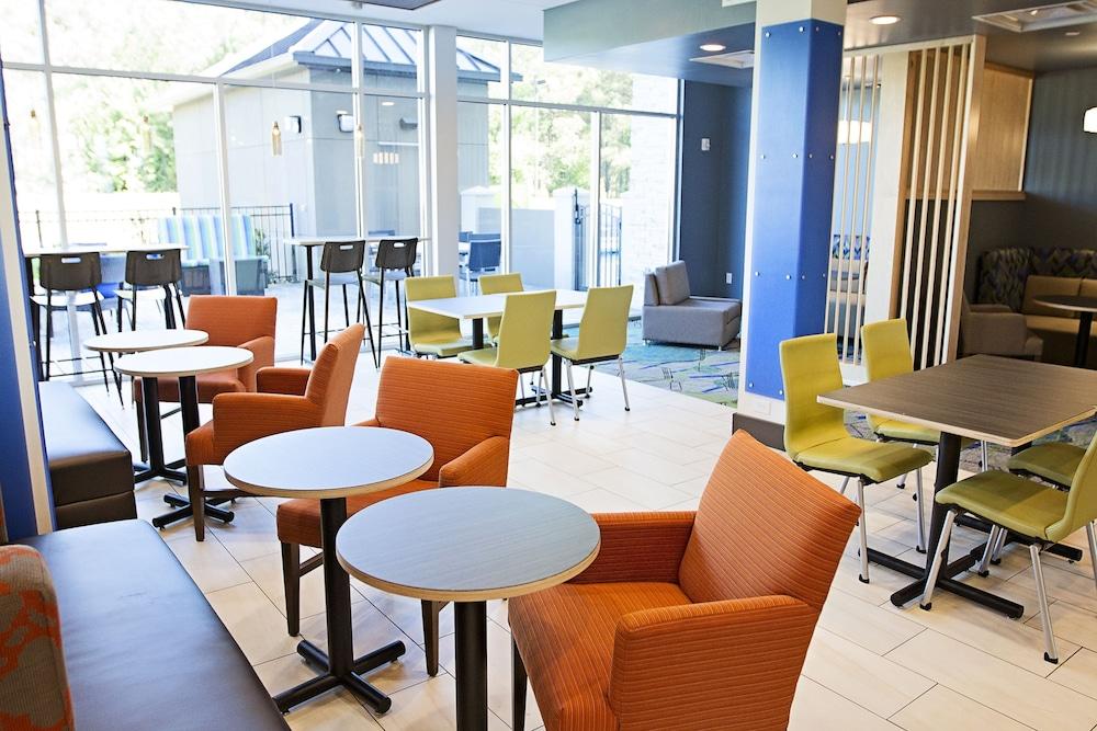 Holiday Inn Express & Suites Greenwood Mall By Ihg Esterno foto