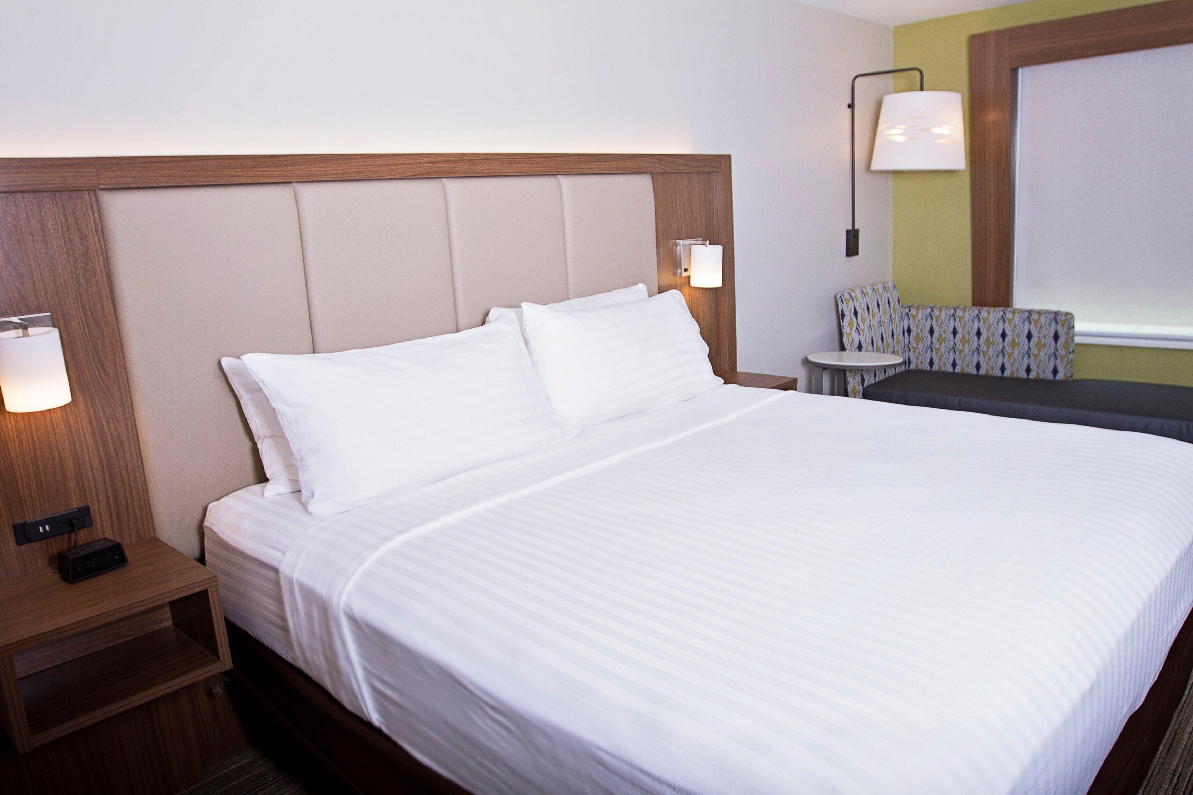 Holiday Inn Express & Suites Greenwood Mall By Ihg Esterno foto