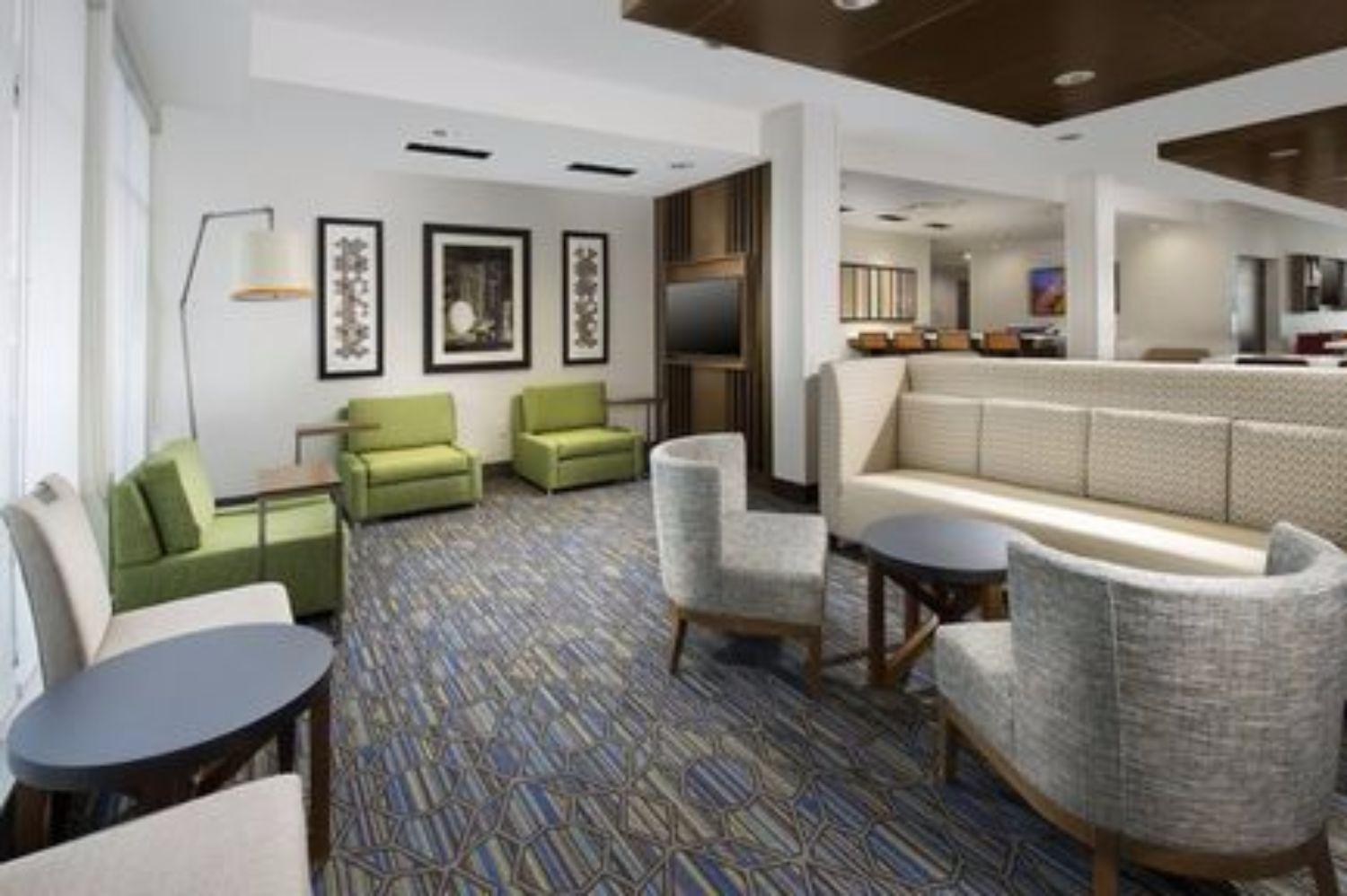 Holiday Inn Express & Suites Greenwood Mall By Ihg Esterno foto