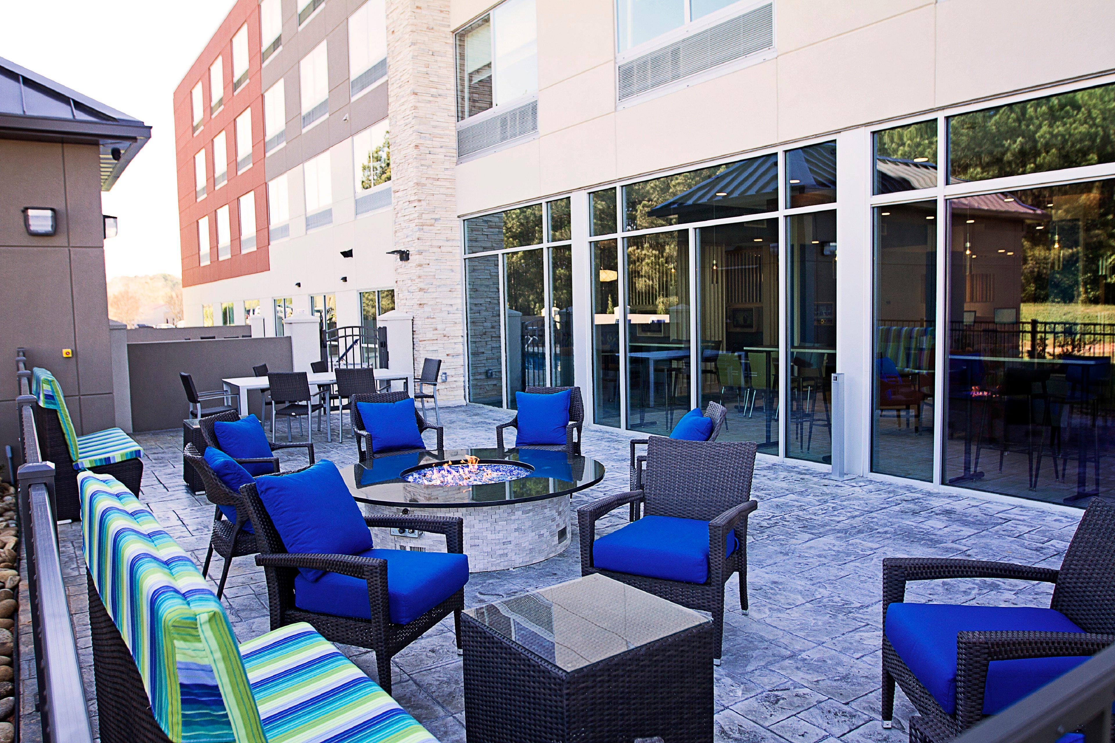 Holiday Inn Express & Suites Greenwood Mall By Ihg Esterno foto