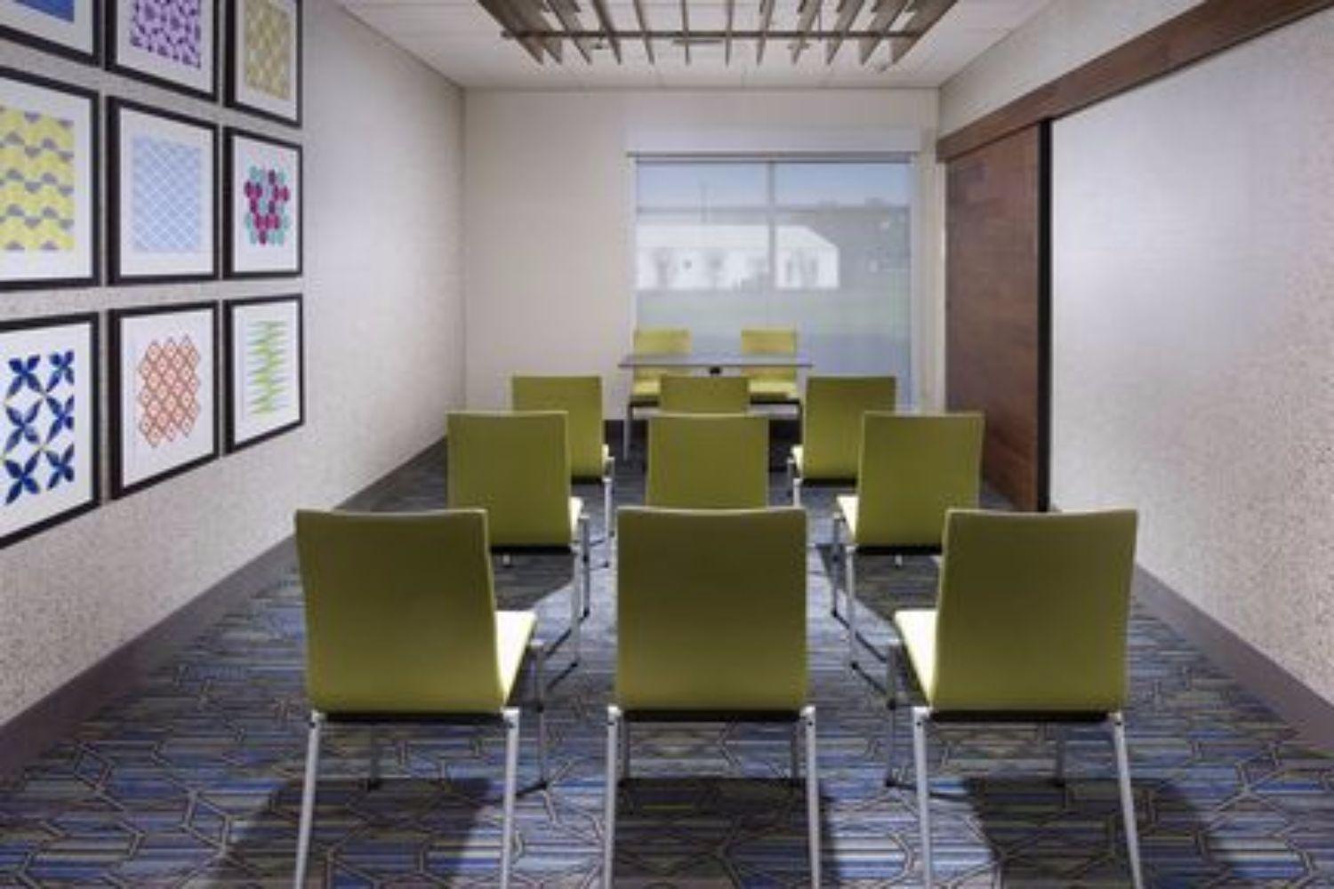 Holiday Inn Express & Suites Greenwood Mall By Ihg Esterno foto