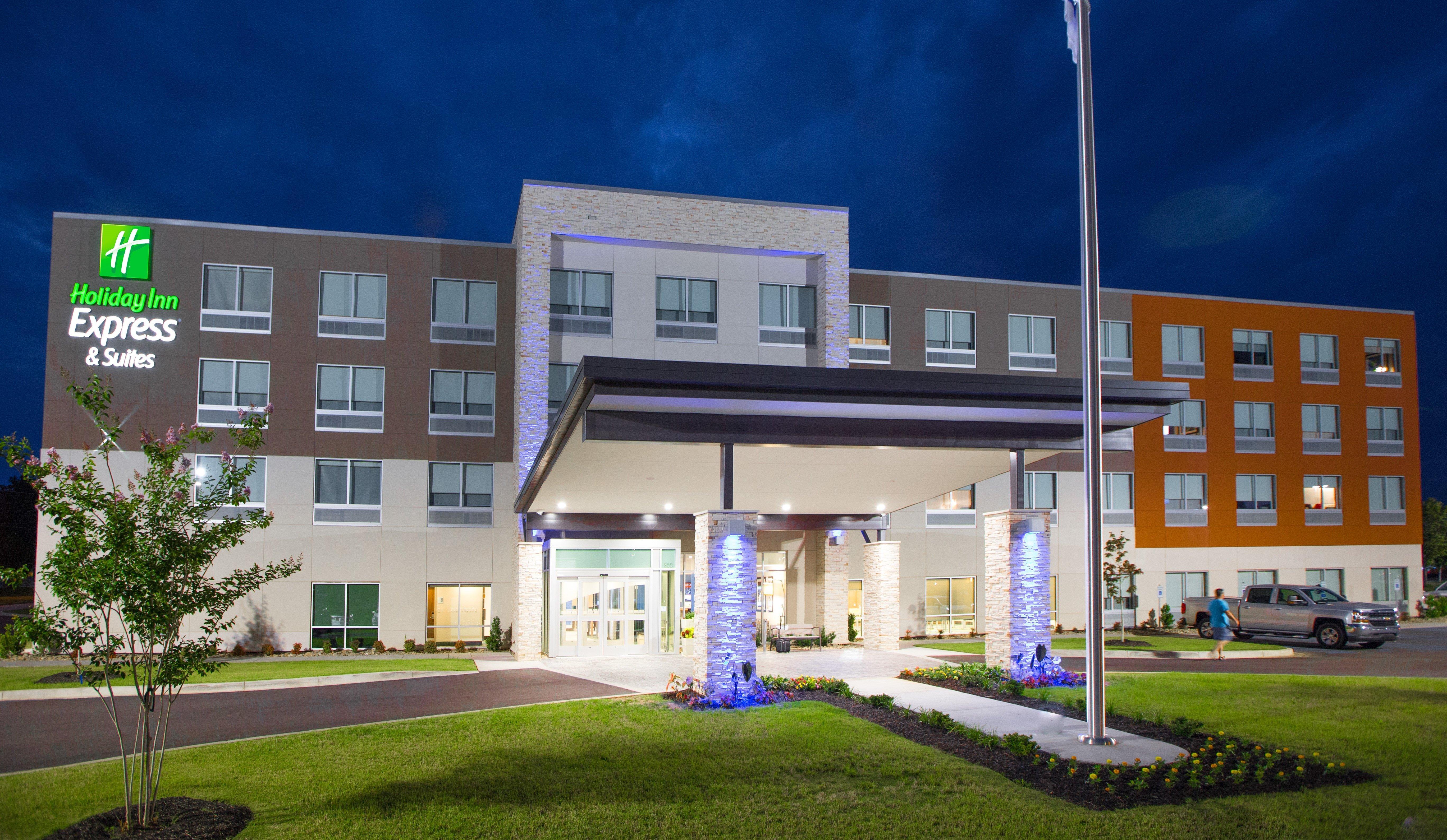 Holiday Inn Express & Suites Greenwood Mall By Ihg Esterno foto