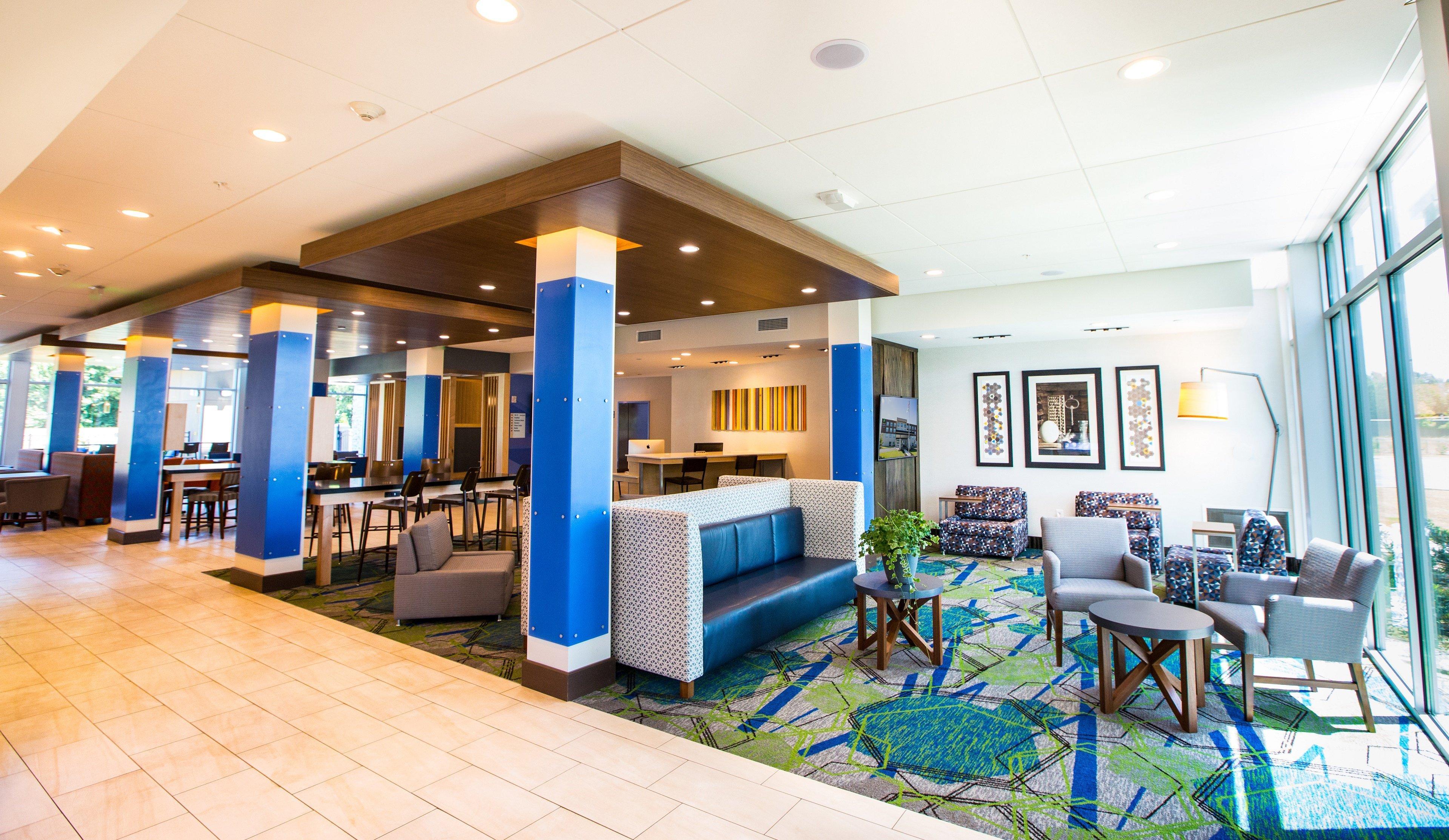 Holiday Inn Express & Suites Greenwood Mall By Ihg Esterno foto