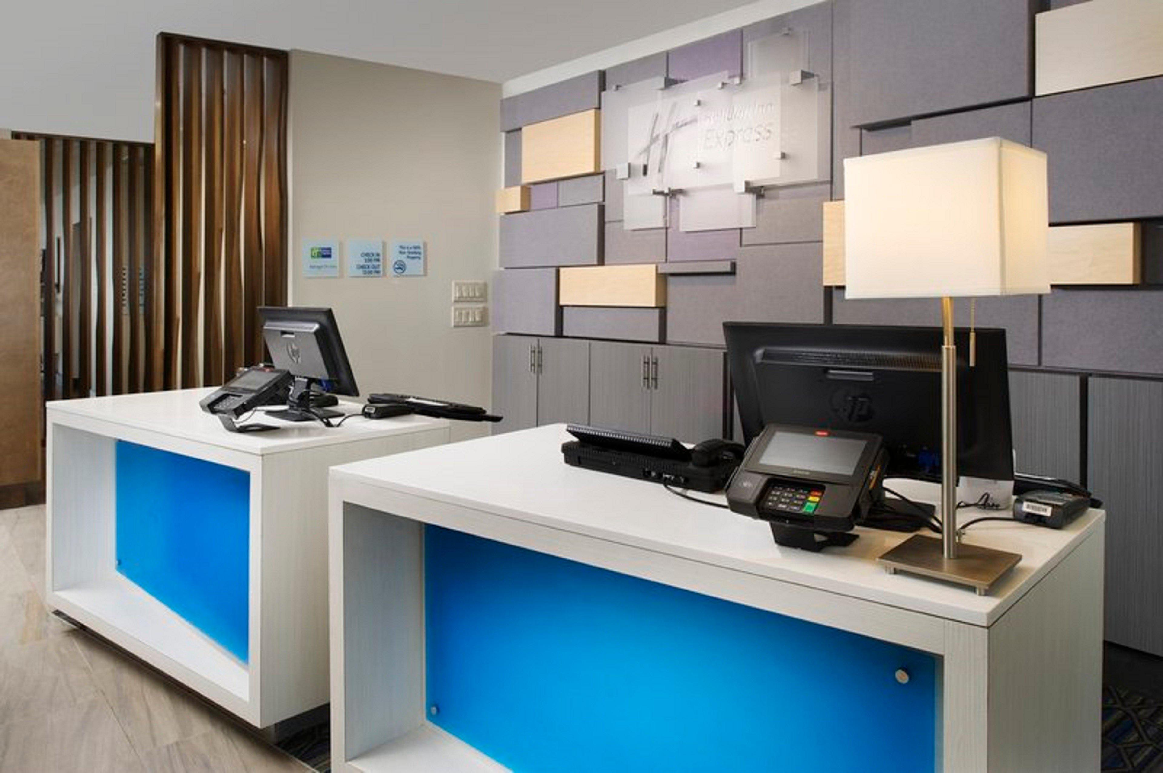 Holiday Inn Express & Suites Greenwood Mall By Ihg Esterno foto