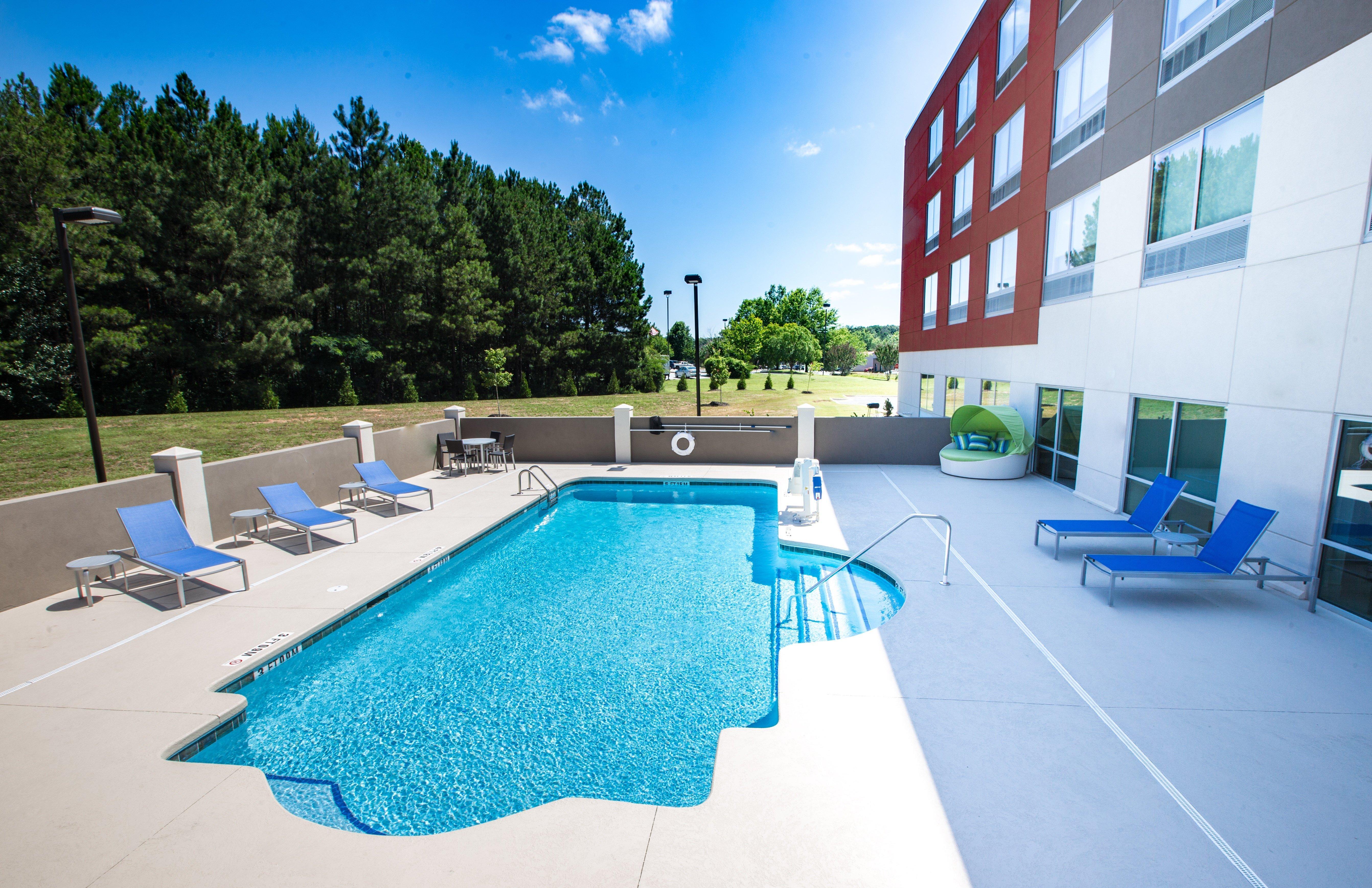 Holiday Inn Express & Suites Greenwood Mall By Ihg Esterno foto