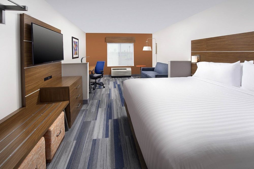 Holiday Inn Express & Suites Greenwood Mall By Ihg Esterno foto