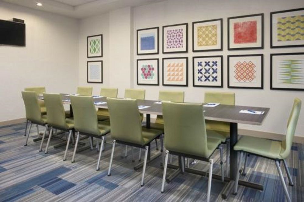 Holiday Inn Express & Suites Greenwood Mall By Ihg Esterno foto