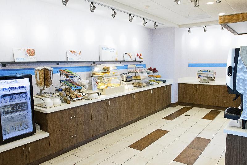 Holiday Inn Express & Suites Greenwood Mall By Ihg Esterno foto
